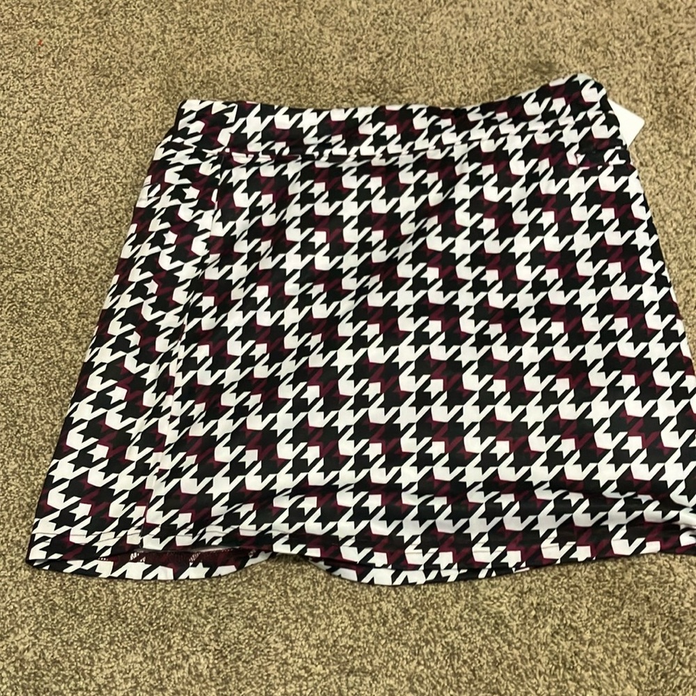 Pebble Beach Black and White Skater Mini Skirt